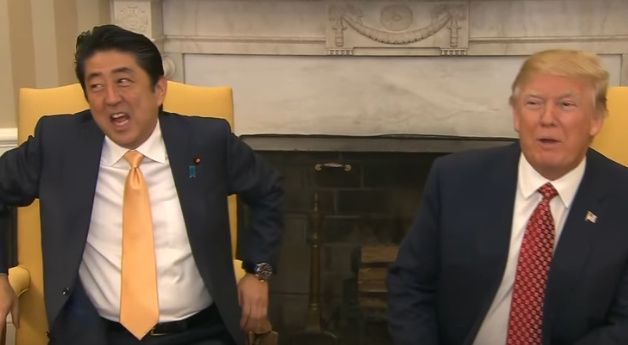 Negociar con japoneses - Donald Trump y primer ministro japonés