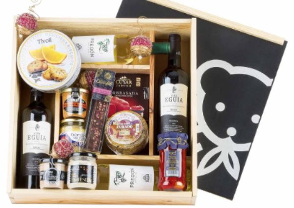 Puedes ganar hasta 900 euros en un solo día con algunas de estas ideas de negocios para Navidad. 7 cesta navideña como forma de ganar dinero en navidad