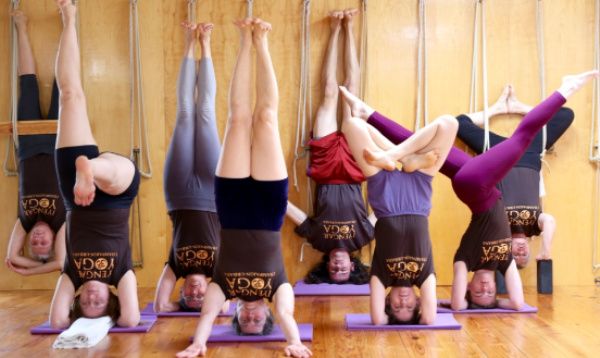 yoga en casa como forma de emprender