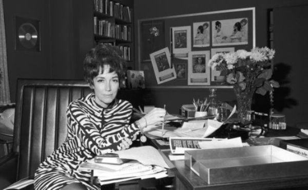 Frase de Helen Gurley Brown sobre el dinero